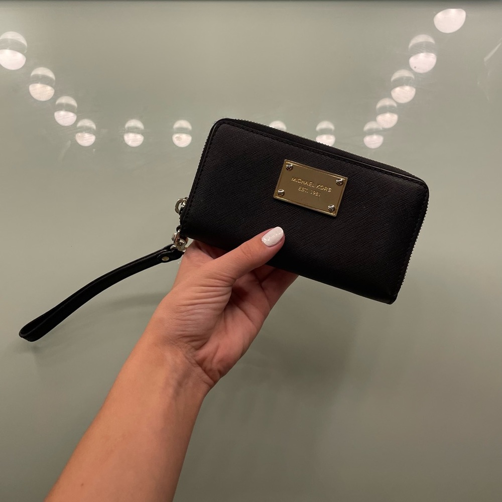 Michael Kors Wristlet Wallet